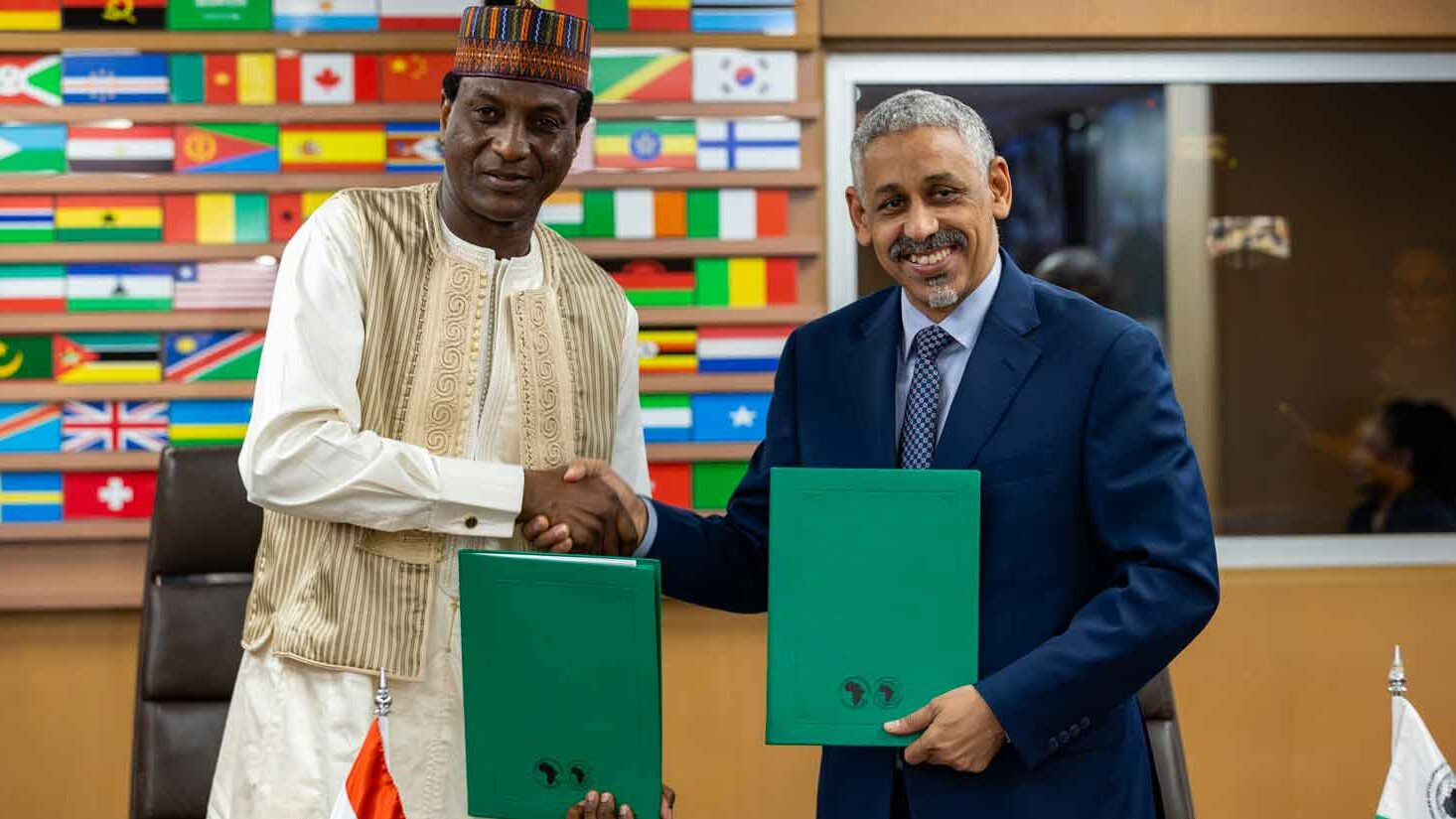 ENERGIE: La BAD et le Niger signent un accord de près de 145 millions de dollars pour améliorer l’accès à l’énergie, la compétitivité et la résilience économiques
