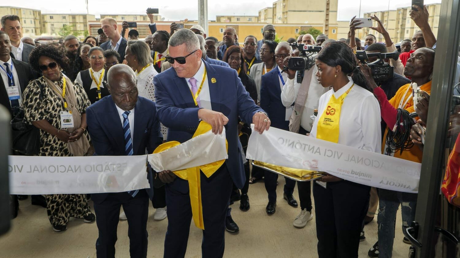 L’Angola inaugure un nouveau stade aux normes FIFA à Uíge, renforçant son engagement national en faveur de la jeunesse, du talent et du développement durable