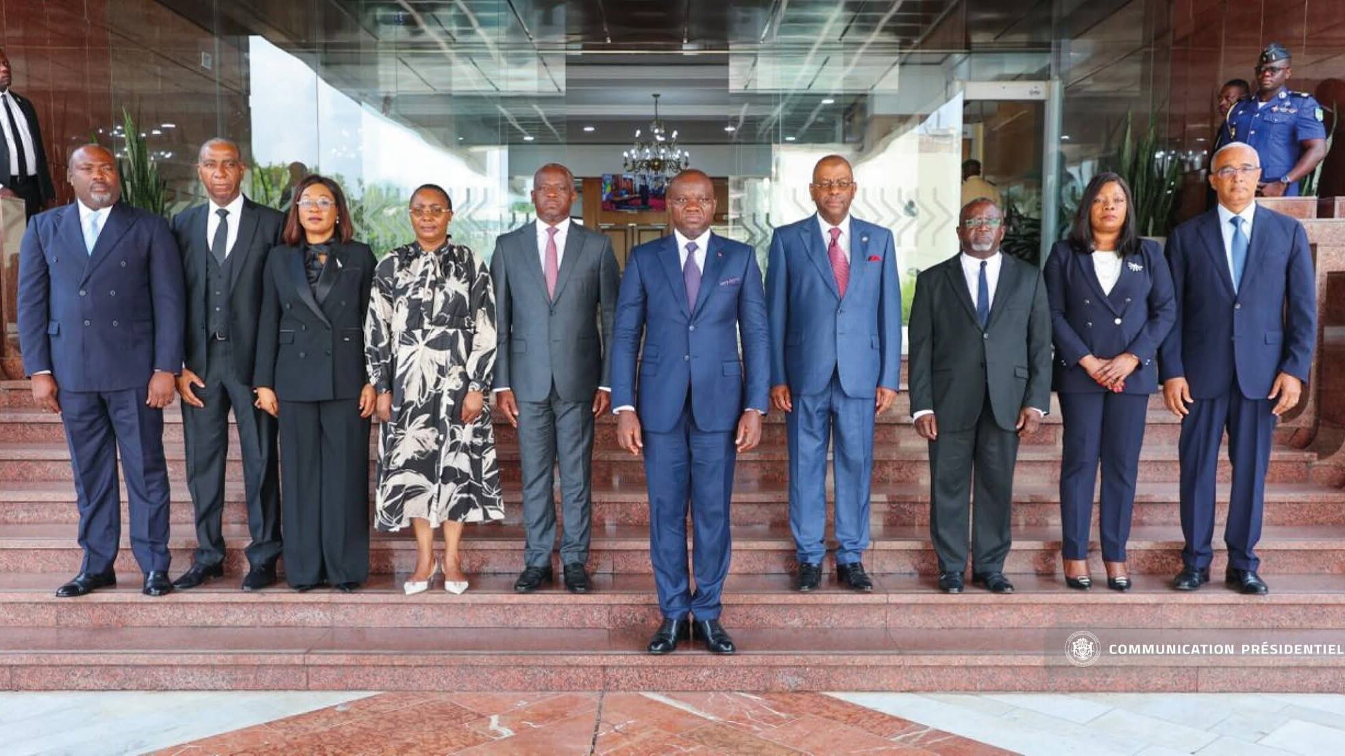 Gabon:  six Ambassadeurs accrédités à  l’étranger ont prêté serment devant le Chef de l’État.